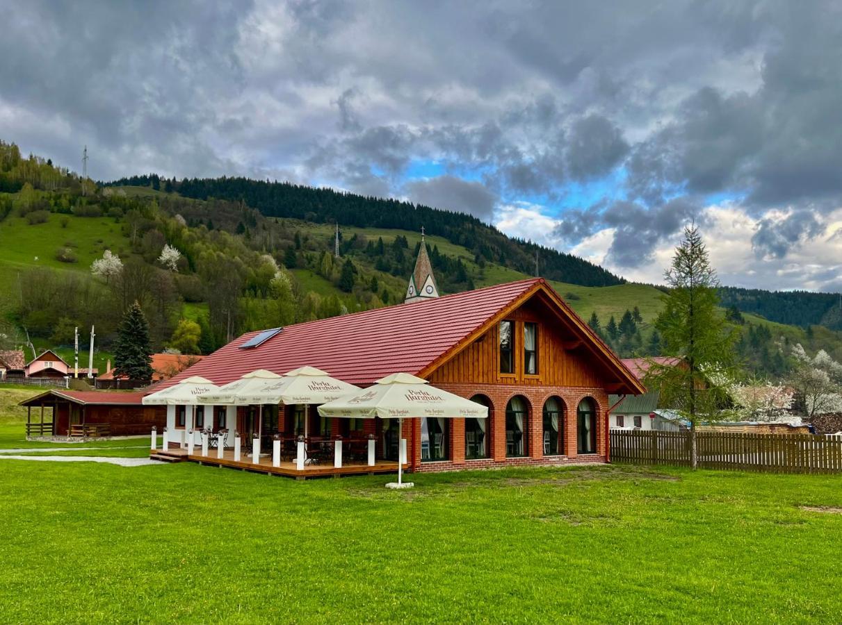 Biotour Camping & Restaurant Ghimeş-Făget Екстериор снимка