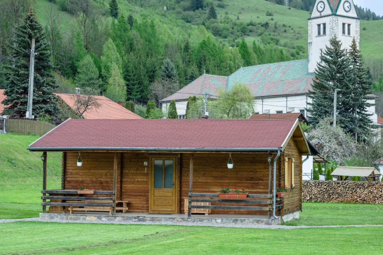 Biotour Camping & Restaurant Ghimeş-Făget Екстериор снимка
