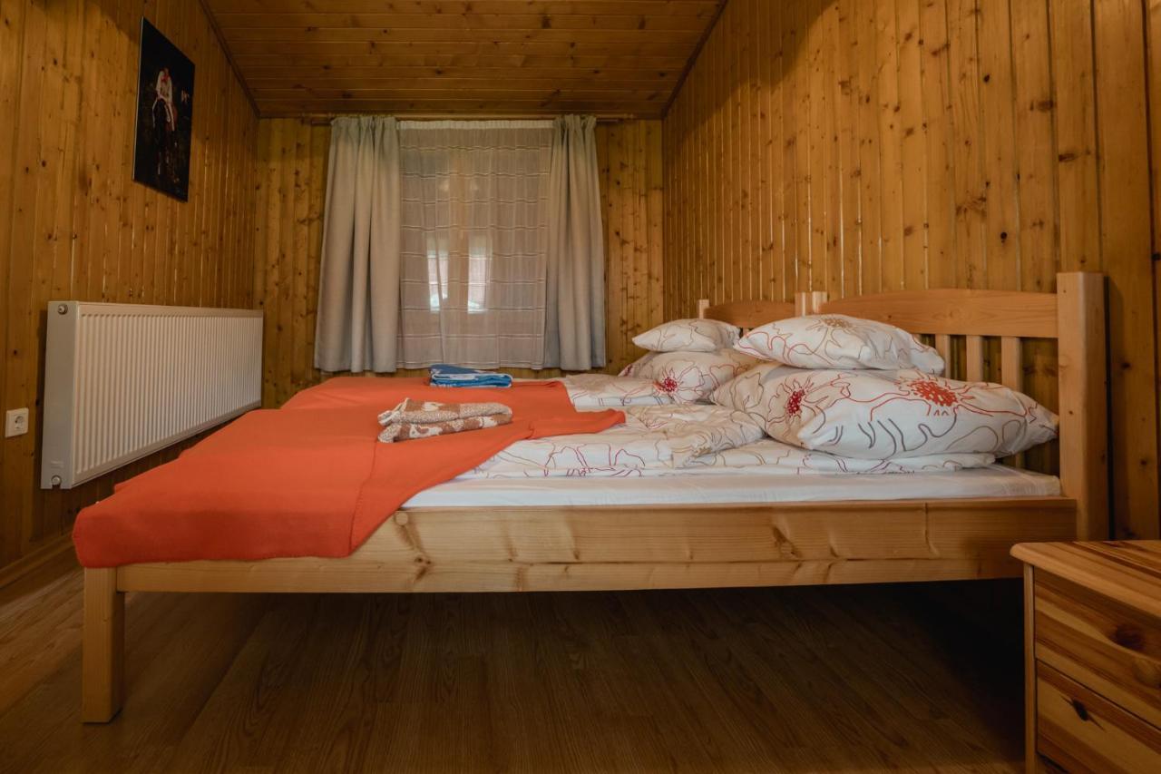 Biotour Camping & Restaurant Ghimeş-Făget Екстериор снимка