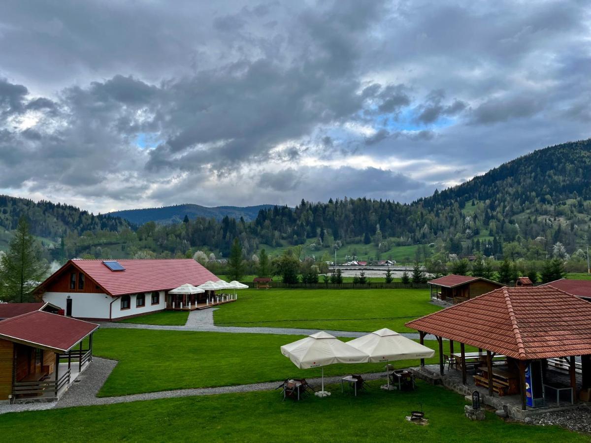 Biotour Camping & Restaurant Ghimeş-Făget Екстериор снимка