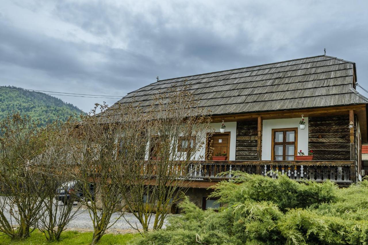 Biotour Camping & Restaurant Ghimeş-Făget Екстериор снимка