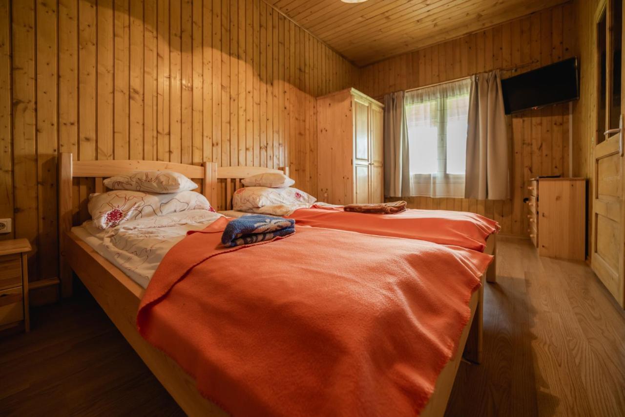 Biotour Camping & Restaurant Ghimeş-Făget Екстериор снимка